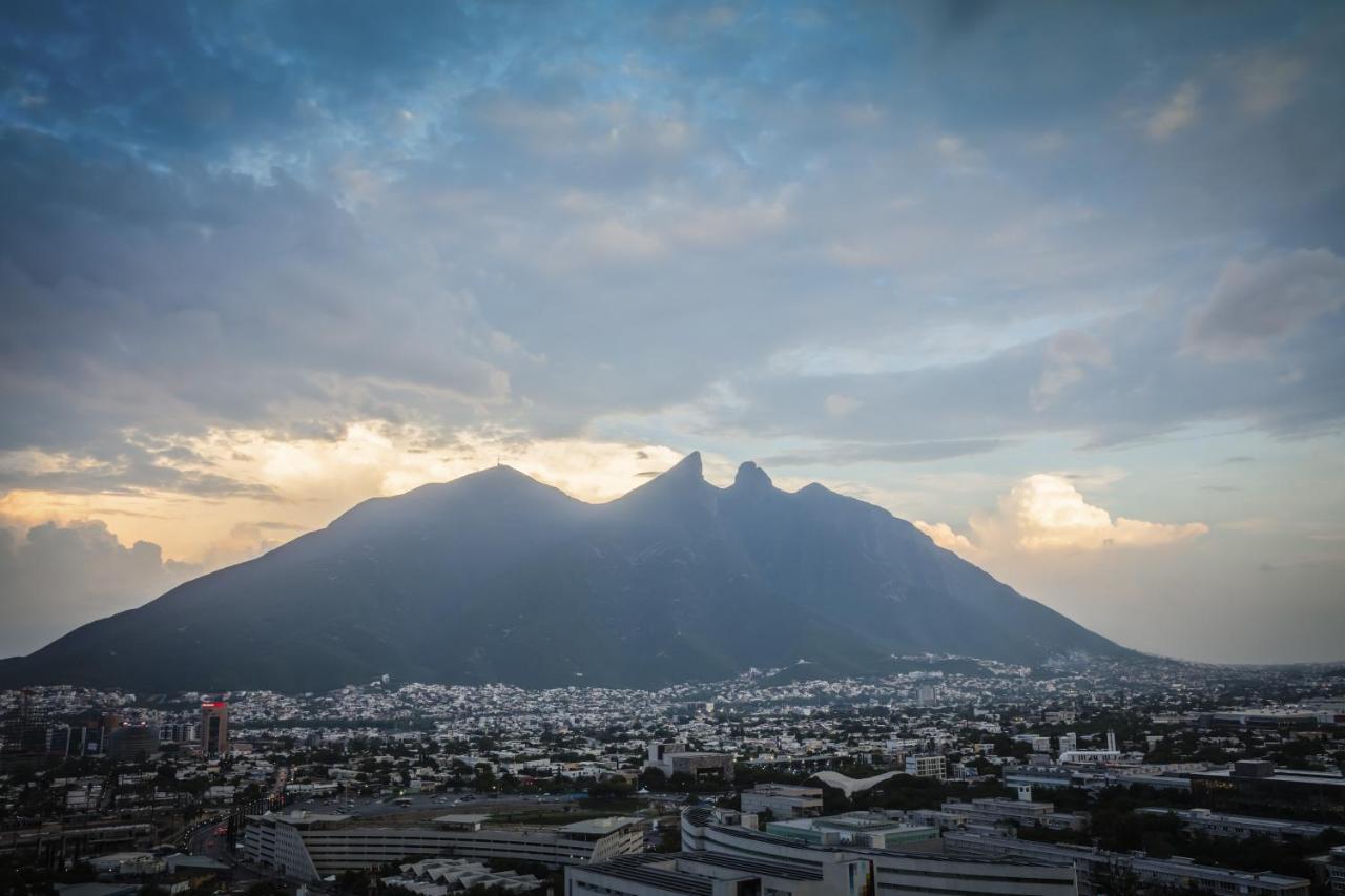 One Monterrey Tecnologico Hotel Ngoại thất bức ảnh