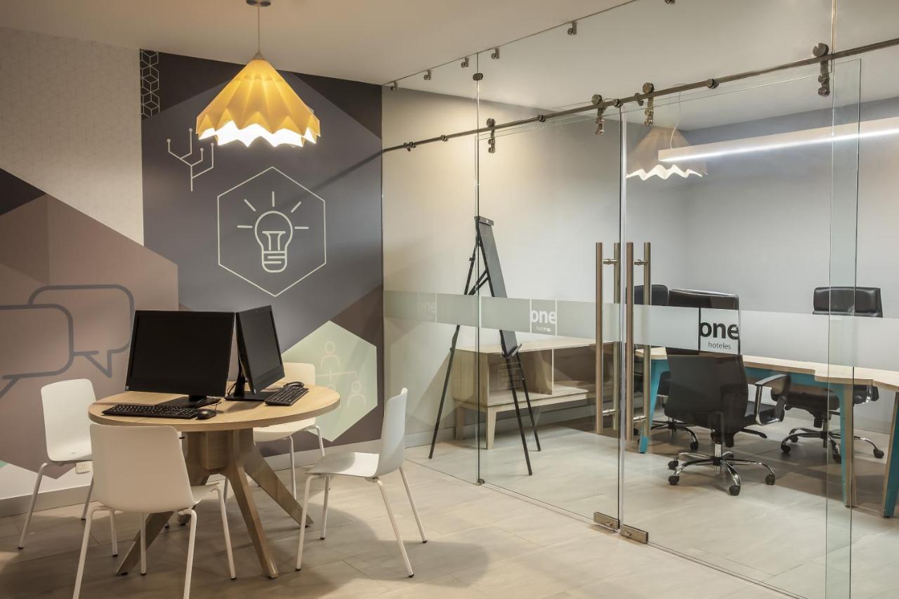 One Monterrey Tecnologico Hotel Ngoại thất bức ảnh