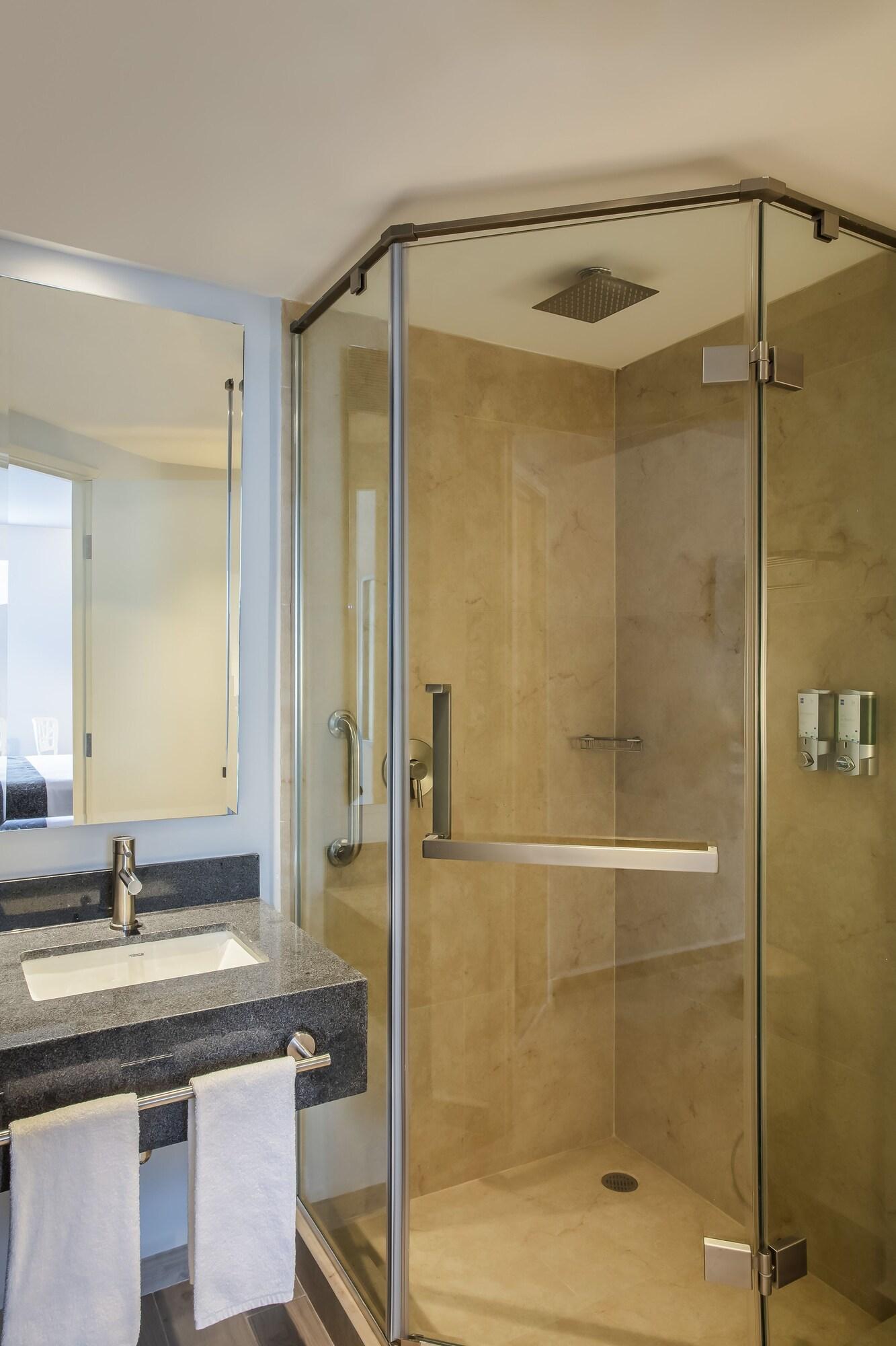 One Monterrey Tecnologico Hotel Ngoại thất bức ảnh